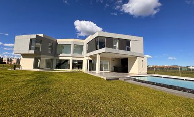 Alquiler de casa amoblada  Barrio San Simón