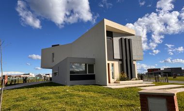 Alquiler de casa amoblada  Barrio San Simón