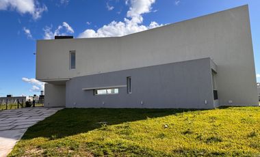 Alquiler de casa amoblada  Barrio San Simón