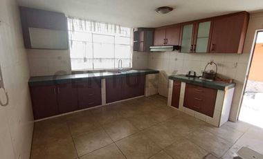 CASA EN RENTA EN CALDERÓN