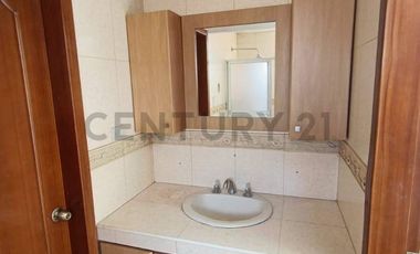 CASA EN RENTA EN CALDERÓN