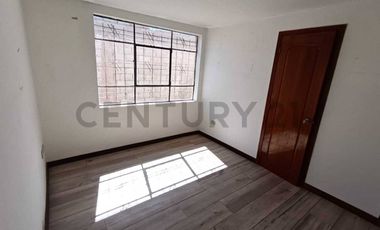 CASA EN RENTA EN CALDERÓN