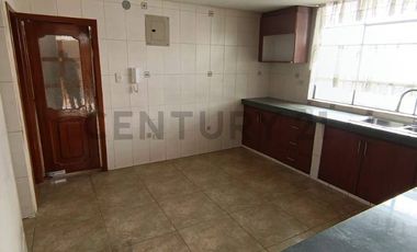 CASA EN RENTA EN CALDERÓN