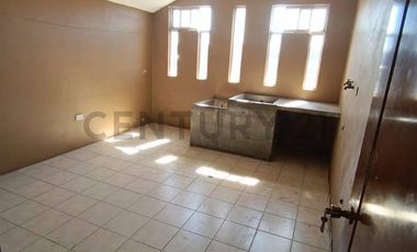 CASA EN RENTA EN CALDERÓN
