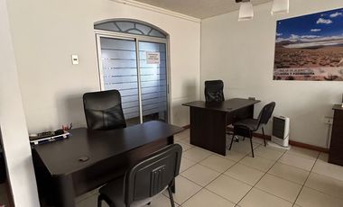 ARRIENDO AMPLIA CASA EN ARICA DOS PISOS