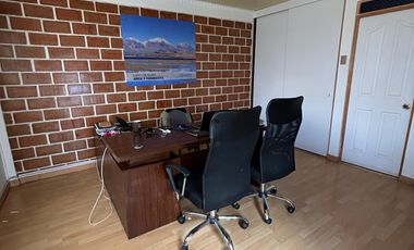 ARRIENDO AMPLIA CASA EN ARICA DOS PISOS