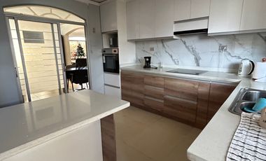 ARRIENDO AMPLIA CASA EN ARICA DOS PISOS