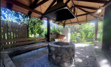 VENDO CASA REMODELADA CON VISTA AL CERRO LA CAMPANA sn