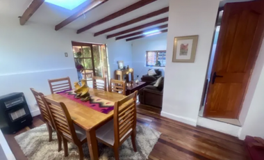 VENDO CASA REMODELADA CON VISTA AL CERRO LA CAMPANA sn