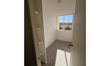 SE ARRIENDA DEPARTAMENTO NUEVO – CONDOMINIO LOMAS DE BORGOÑO