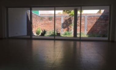 Casa en Renta Providencia con oportunidad para uso de Oficinas