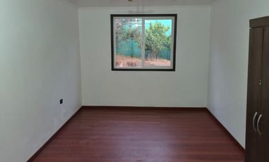 SE ARRIENDA CASA EN PARCELA- UBICADA EN EXCLUSIVO CONDOMINIO