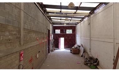 ¡Gran oportunidad de inversión! Bodega en venta en la Zona de Abastos