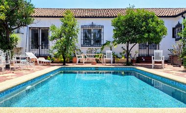 Se Arrienda Hermosa Casa con 1.200 m2 de Terreno en Ñuñoa