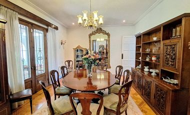 Se Arrienda Hermosa Casa con 1.200 m2 de Terreno en Ñuñoa