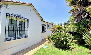 Se Arrienda Hermosa Casa con 1.200 m2 de Terreno en Ñuñoa