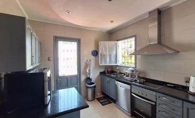 Se Arrienda Hermosa Casa con 1.200 m2 de Terreno en Ñuñoa