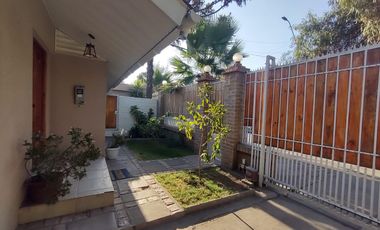 Casa con 10 dormitorios 4 baños c/ estacionamiento arriendo en Rancagua