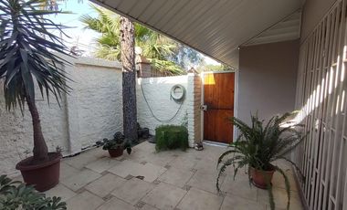 Casa con 10 dormitorios 4 baños c/ estacionamiento arriendo en Rancagua
