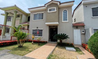 Casa en Alquiler, Urbanización el Condado Vicolinci, DiaM