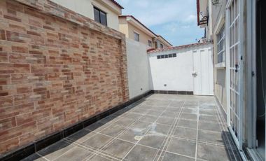 Casa en Alquiler, Urbanización el Condado Vicolinci, DiaM