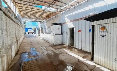 Amplio local / sala, cerca de Aerodromo Tobalaba