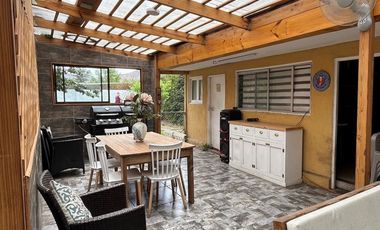 Venta Casa, gran terreno, uso mixto