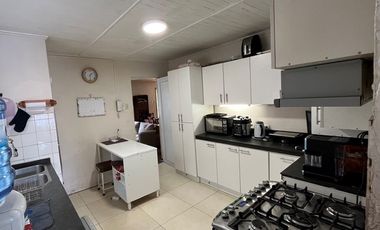 Venta Casa, gran terreno, uso mixto