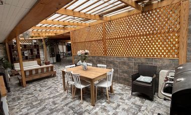 Venta Casa, gran terreno, uso mixto