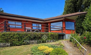 Extraordinaria casa frente al lago a pocos kilometros de Ensenada