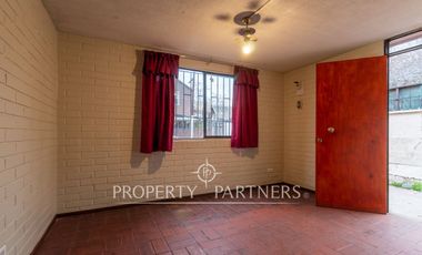 Acogedora casa, ubicada en pasaje, barrio antiguo residencial