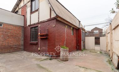 Acogedora casa, ubicada en pasaje, barrio antiguo residencial