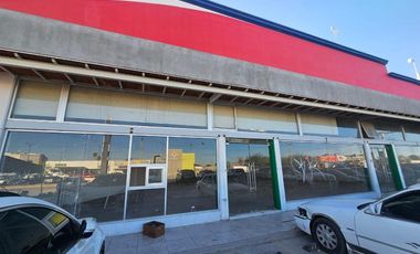 Local en Plaza Comercial en Renta, Las Gabrielas, Francisco I. Madero Coah.
