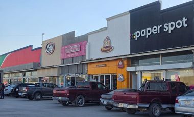 Local en Plaza Comercial en Renta, Las Gabrielas, Francisco I. Madero Coah.