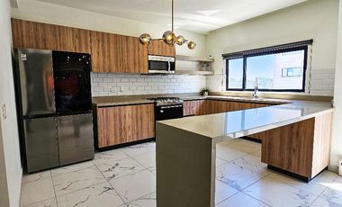 Venta de Casa en zona Jardines de Aguacalientes Uptown