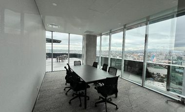 Oficina en Central Toreo con vista a Santa María- Andador- Agua Caliente