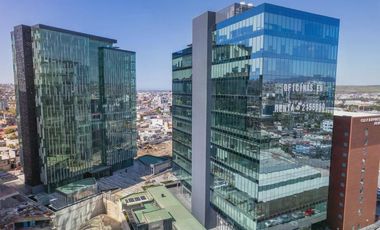 Oficina en Central Toreo con vista a Santa María- Andador- Agua Caliente