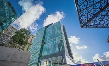 Oficina en Central Toreo con vista a Santa María- Andador- Agua Caliente