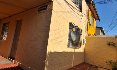 Puente Alto Casa En Arriendo 2H 1B 2E Las Mercedes