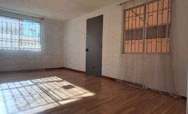 Puente Alto Casa En Arriendo 2H 1B 2E Las Mercedes