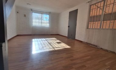 Puente Alto Casa En Arriendo 2H 1B 2E Las Mercedes