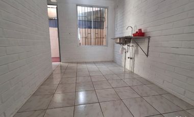 Puente Alto Casa En Arriendo 2H 1B 2E Las Mercedes
