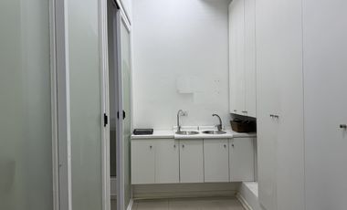 Arriendo local comercial para oficina, galería Hotel Marriott, estupendo entorno!