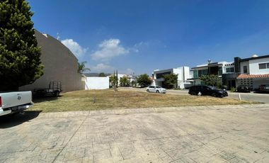 Terreno en Provenza En esquina 380 M2