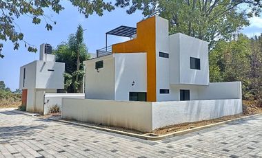 CASA  EN VENTA AL NORTE DE CUERNAVACA