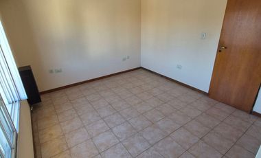 Muy buen Duplex 2 dorm y cochera descubierta. Banfield E.