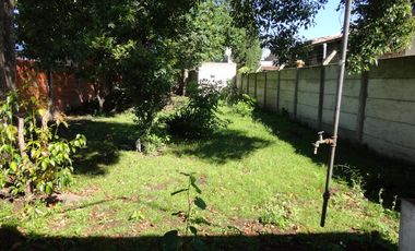 Casa de 2 dorm c/garage y fondo libre. Lanús Este.