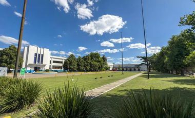 Excelentes naves industrial de 1000 m2 cubiertos en Hurlingham