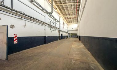 Excelentes naves industrial de 1000 m2 cubiertos en Hurlingham