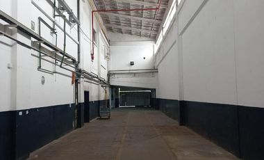 Excelentes naves industrial de 1000 m2 cubiertos en Hurlingham
